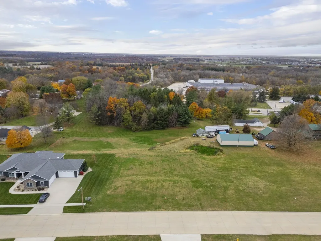 1058 NE 2nd Avenue Waverly IA 50677