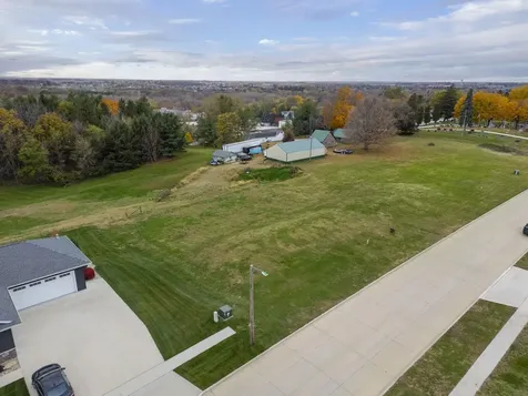 1058 NE 2nd Avenue Waverly IA 50677