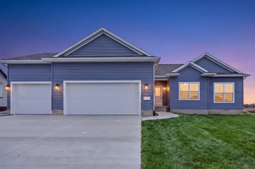 4702 Wild Horse Drive Cedar Falls IA 50613