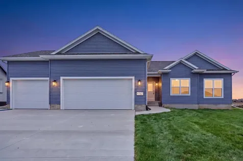 4702 Wild Horse Drive Cedar Falls IA 50613