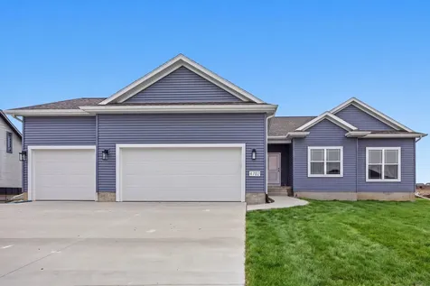 4702 Wild Horse Drive Cedar Falls IA 50613