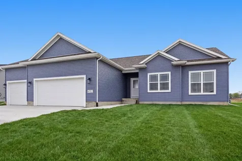 4702 Wild Horse Drive Cedar Falls IA 50613