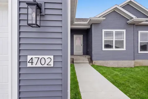 4702 Wild Horse Drive Cedar Falls IA 50613