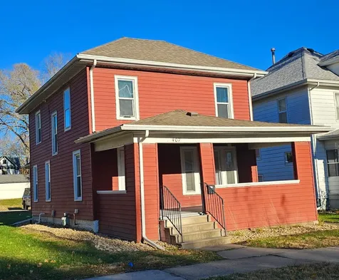407 Locust Waterloo IA 50701