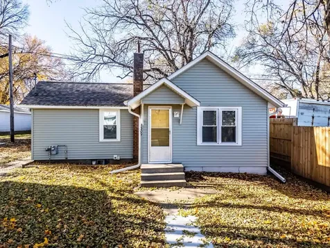 1309 Grandview Avenue Waterloo IA 50703