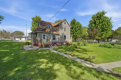 602 E Maple Street Hubbard IA 50122