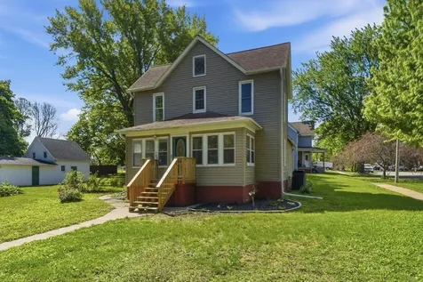 602 E Maple Street Hubbard IA 50122