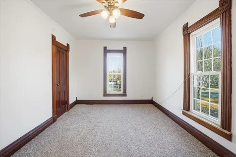 602 E Maple Street Hubbard IA 50122