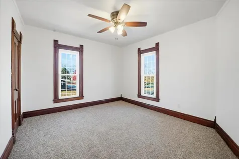 602 E Maple Street Hubbard IA 50122