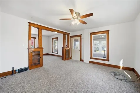 602 E Maple Street Hubbard IA 50122