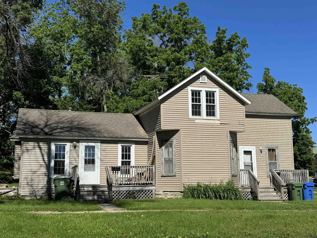 407 Cedar Charles City IA 50616