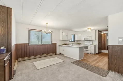 10554 N Avenue Maynard IA 50655