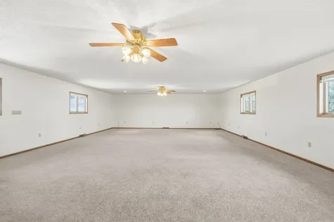 10554 N Avenue Maynard IA 50655