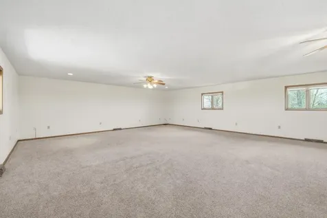 10554 N Avenue Maynard IA 50655