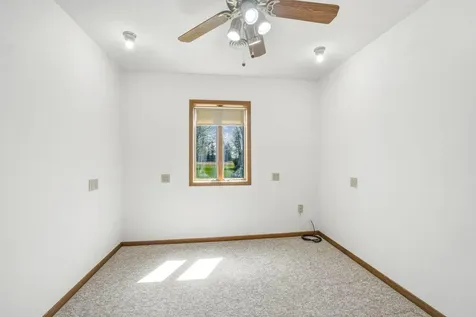 10554 N Avenue Maynard IA 50655