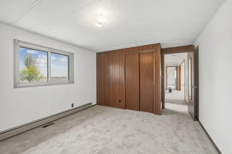 10554 N Avenue Maynard IA 50655