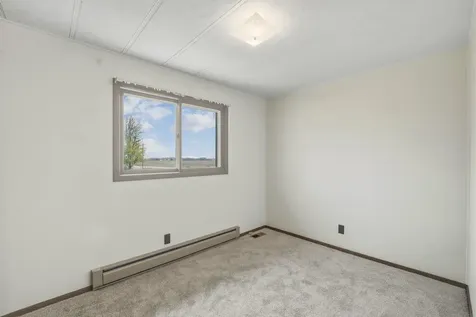 10554 N Avenue Maynard IA 50655