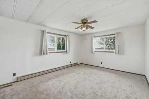 10554 N Avenue Maynard IA 50655