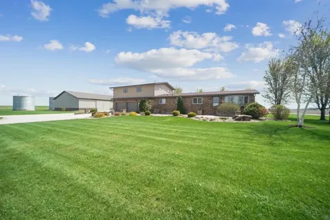 10554 N Avenue Maynard IA 50655