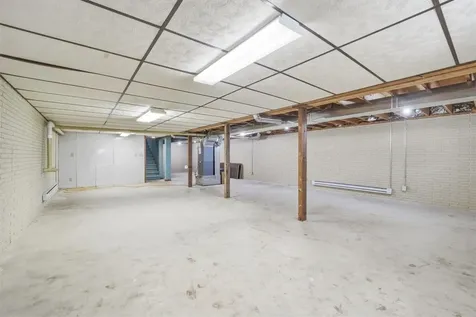 10554 N Avenue Maynard IA 50655