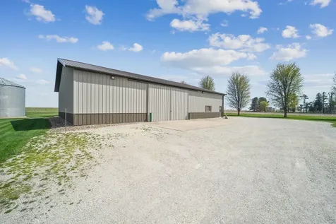 10554 N Avenue Maynard IA 50655