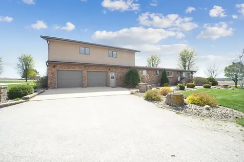 10554 N Avenue Maynard IA 50655