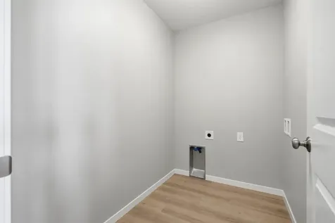 5768 Wall Street Waterloo IA 50701