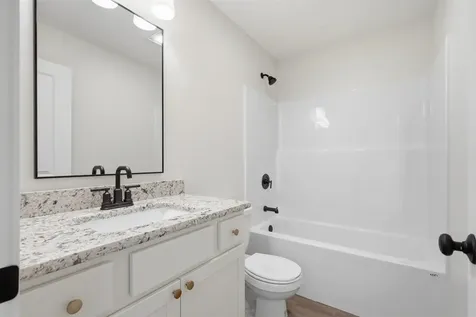 5752 Wall Street Waterloo IA 50701