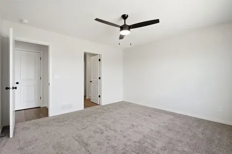 5752 Wall Street Waterloo IA 50701