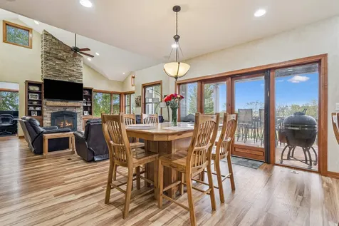 2425 Bishop Avenue Waverly IA 50677