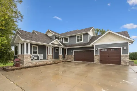2425 Bishop Avenue Waverly IA 50677