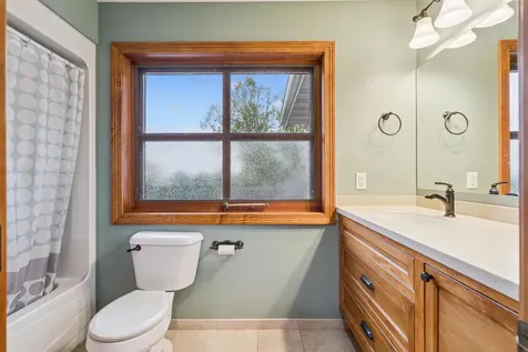2425 Bishop Avenue Waverly IA 50677