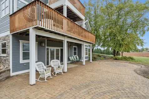 2425 Bishop Avenue Waverly IA 50677