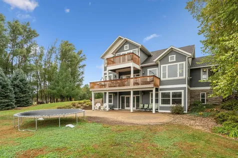 2425 Bishop Avenue Waverly IA 50677