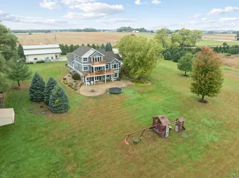2425 Bishop Avenue Waverly IA 50677