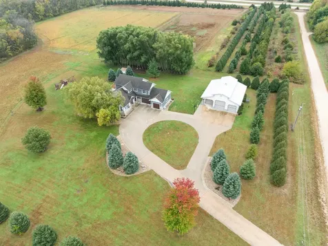 2425 Bishop Avenue Waverly IA 50677