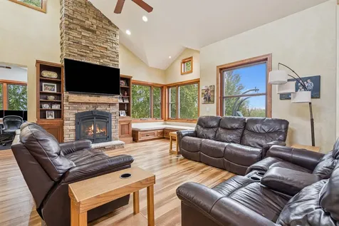 2425 Bishop Avenue Waverly IA 50677