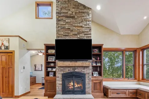 2425 Bishop Avenue Waverly IA 50677
