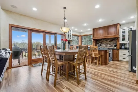 2425 Bishop Avenue Waverly IA 50677
