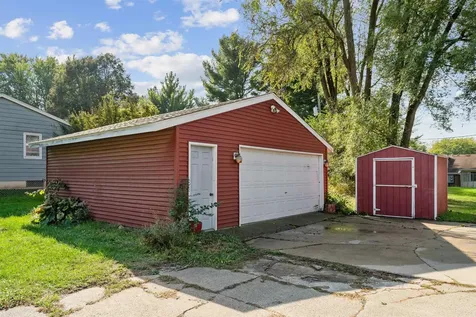 503 W Dale Street Waterloo IA 50703