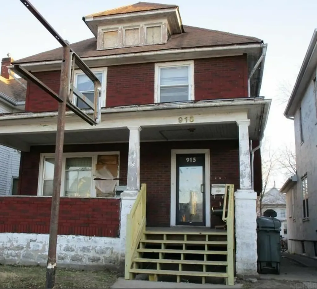 915 W 5th Street Waterloo IA 50702