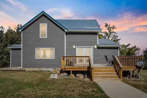 2554 Henley Avenue Independence IA 50644