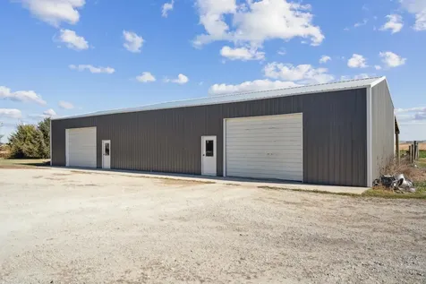 2554 Henley Avenue Independence IA 50644
