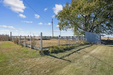 2554 Henley Avenue Independence IA 50644