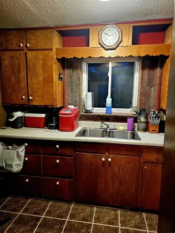 2554 Henley Avenue Independence IA 50644