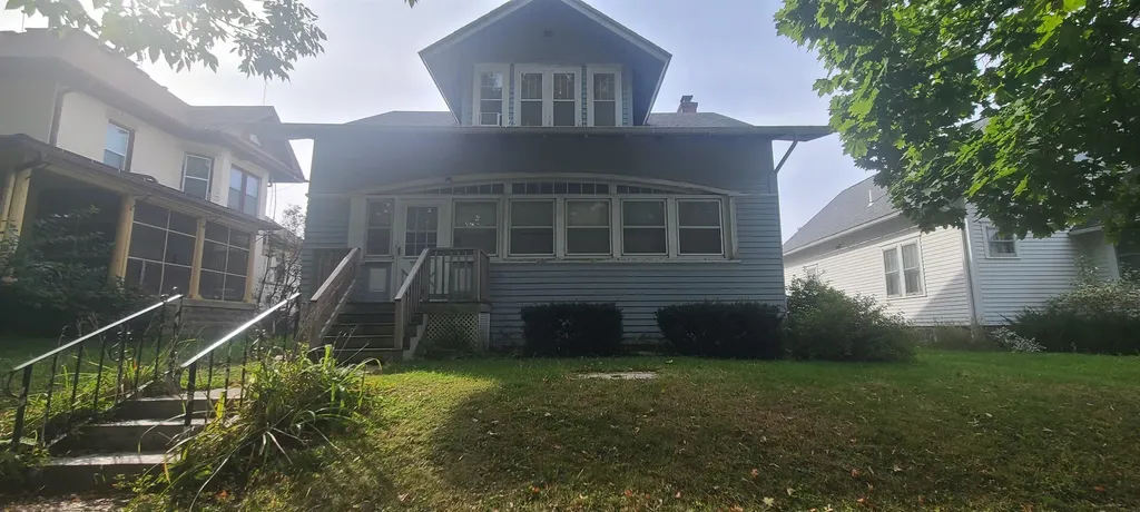 218 E Williams Street Postville IA 52162
