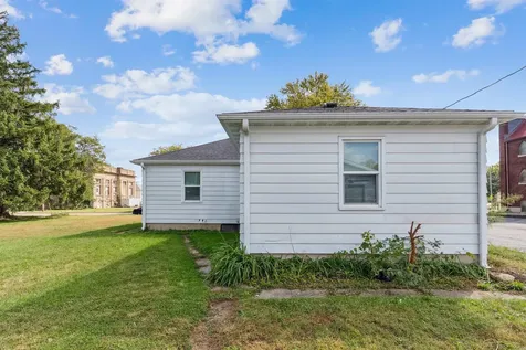 918-920 W 4th Street Waterloo IA 50702