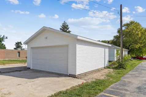 918-920 W 4th Street Waterloo IA 50702