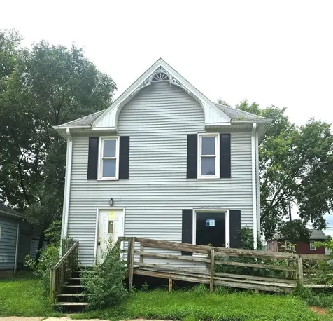 56 Lafayette Street Waterloo IA 50703
