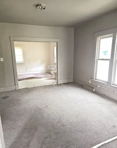 56 Lafayette Street Waterloo IA 50703